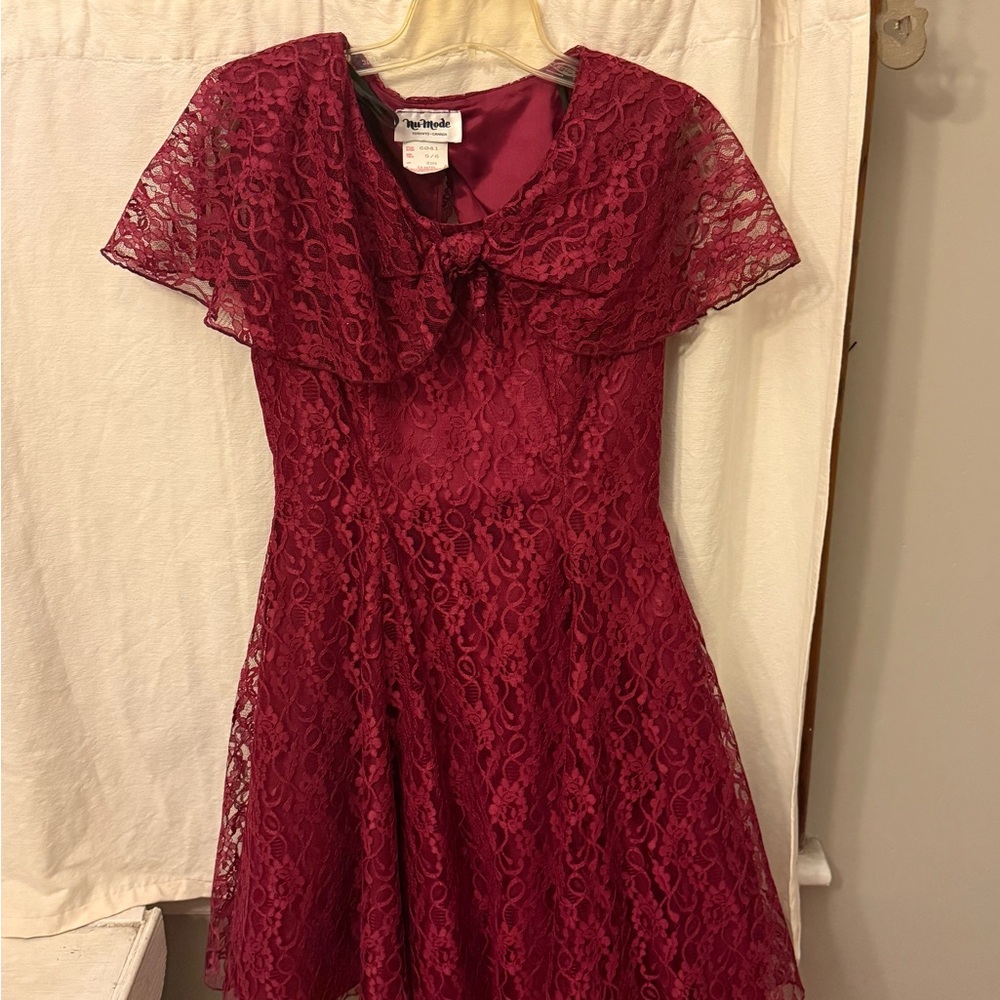 Elegant Nu-Mode Lace Midi Dress in Burgundy